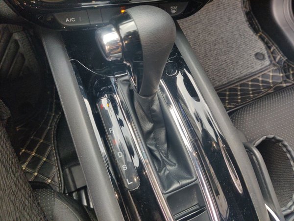 Honda Vezel 2022, 43800 км, за 15527 USD - фото 14