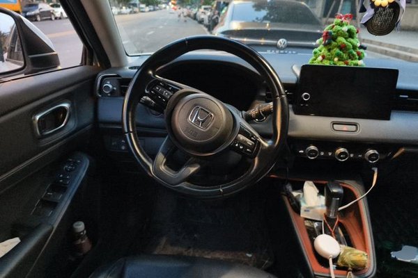 Honda Vezel 2023, 42900 км, за 11975 USD - фото 10