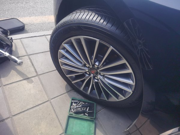 Hongqi H9 2023, 23900 км, за 29471 USD - фото 9