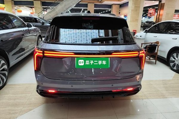 Hongqi E-HS9 2021, 37300 км, за 27473 USD