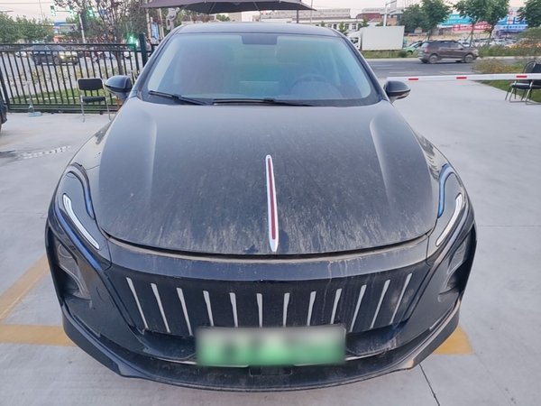 Hongqi E-QM5 2021, 17300 км, за 12729 USD