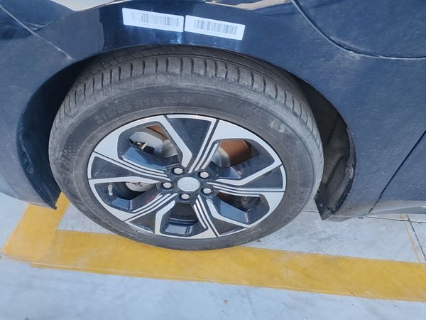 Hongqi E-QM5 2021, 17300 км, за 12729 USD - фото 8