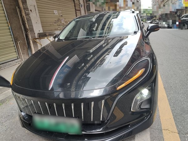 Hongqi E-QM5 2022, 77500 км, за 10124 USD