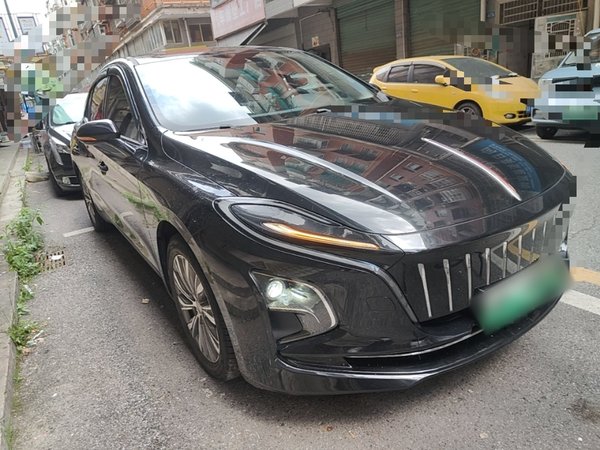 Hongqi E-QM5 2022, 77500 км, за 10124 USD