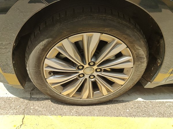 Hongqi E-QM5 2022, 77500 км, за 10124 USD - фото 8
