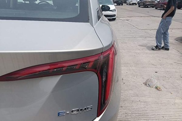 Hongqi E-QM5 2022, 19300 км, за 10968 USD - фото 9