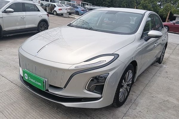 Hongqi E-QM5 · 2022 год