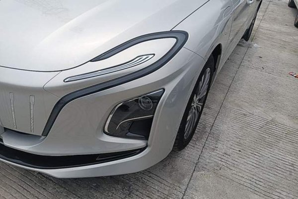 Hongqi E-QM5 2022, 19300 км, за 10968 USD - фото 6