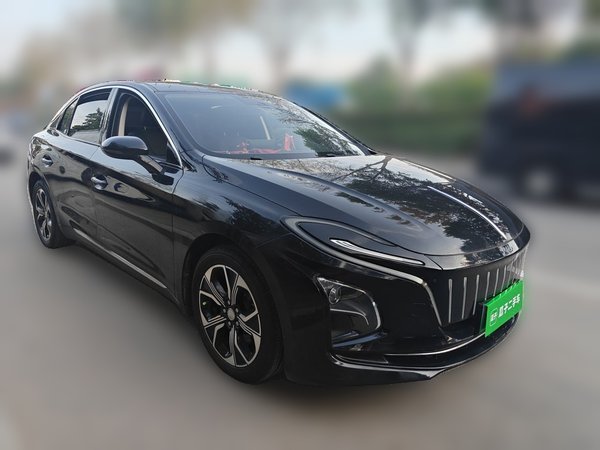 Hongqi E-QM5 2023, 135300 км, за 9306 USD