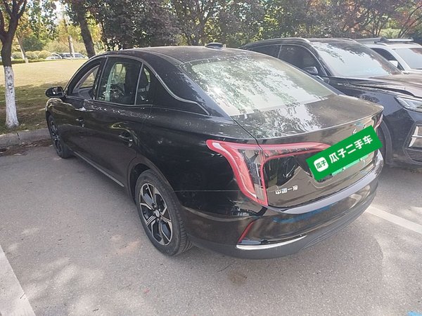 Hongqi E-QM5 2023, 20000 км, за 12837 USD