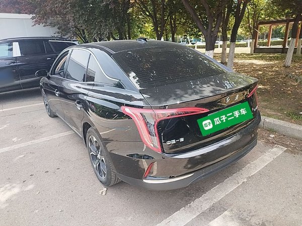 Hongqi E-QM5 2023, 20500 км, за 12823 USD