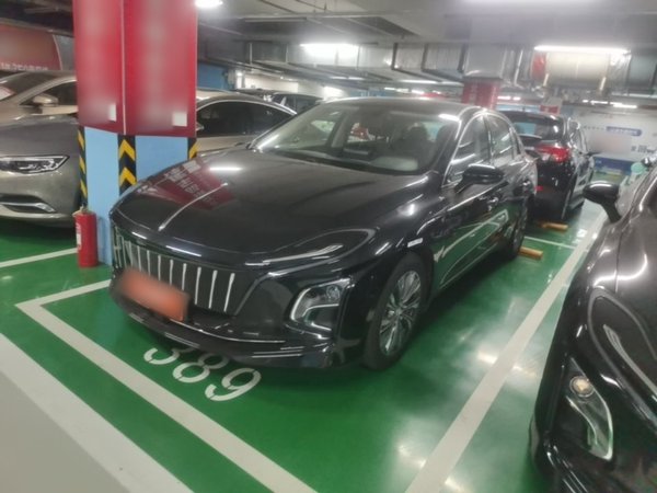 Hongqi E-QM5 · 2024 год