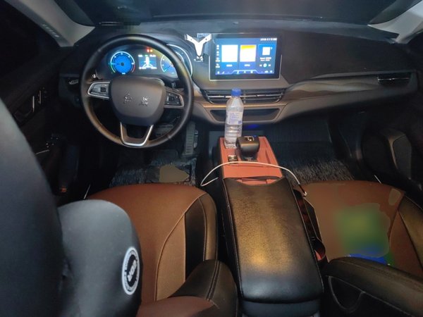 Hongqi E-QM5 2024, 36300 км, за 11774 USD - фото 12