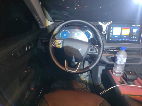 Hongqi E-QM5 2024, 36300 км, за 11774 USD - фото 11