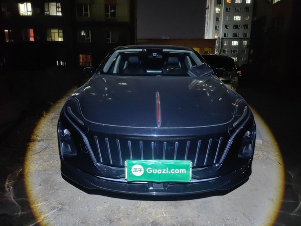 Hongqi E-QM5 2024, 36300 км, за 11774 USD