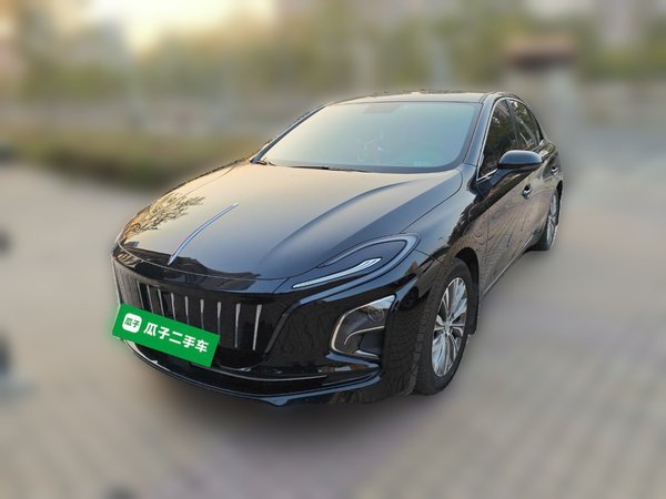 Hongqi E-QM5 · 2024 год