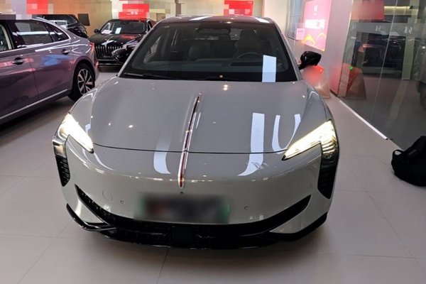 Hongqi EH7 2025, 6600 км, за 22309 USD