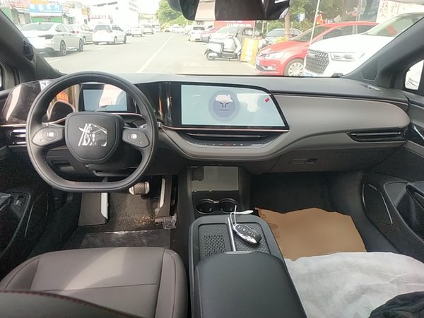 Hongqi EH7 2025, 1000 км, за 20924 USD - фото 13