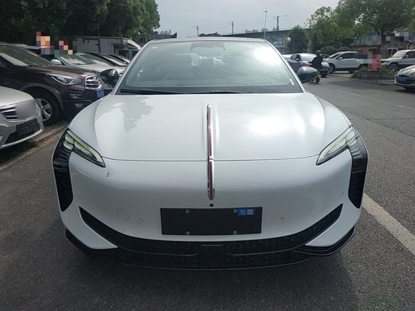 Hongqi EH7 2025, 1000 км, за 20924 USD