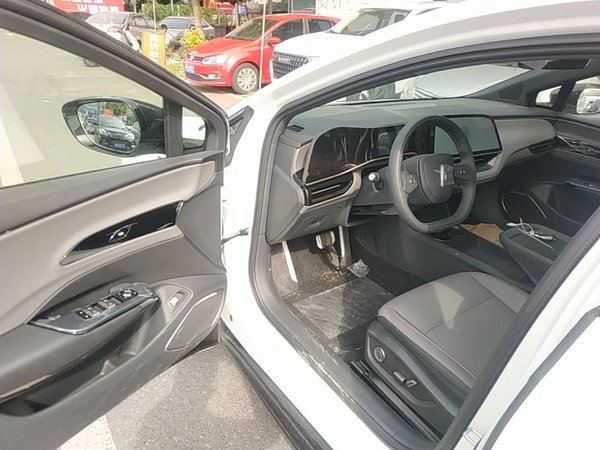 Hongqi EH7 2025, 1000 км, за 20924 USD - фото 19