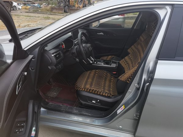 Hongqi H5 2018, 123900 км, за 5357 USD - фото 16
