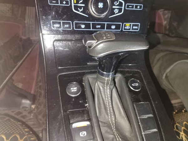 Hongqi H5 2018, 123900 км, за 5357 USD - фото 15