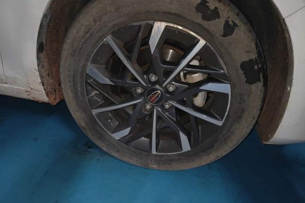Hongqi H5 2020, 43200 км, за 9055 USD