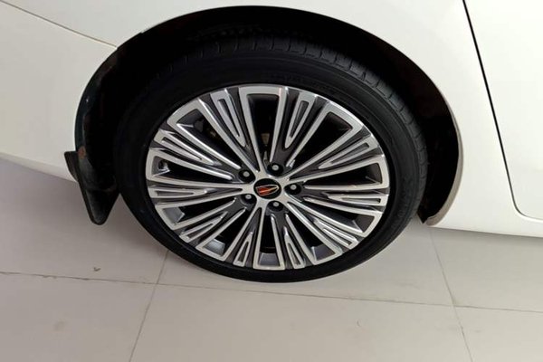 Hongqi H5 2022, 30200 км, за 11047 USD - фото 11
