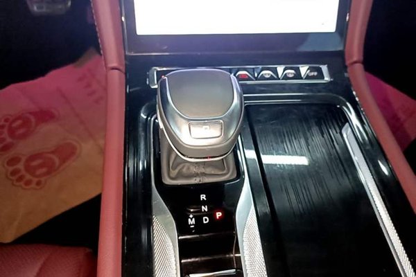 Hongqi H5 2023, 39500 км, за 16507 USD - фото 17