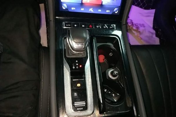 Hongqi H5 2023, 70300 км, за 14013 USD