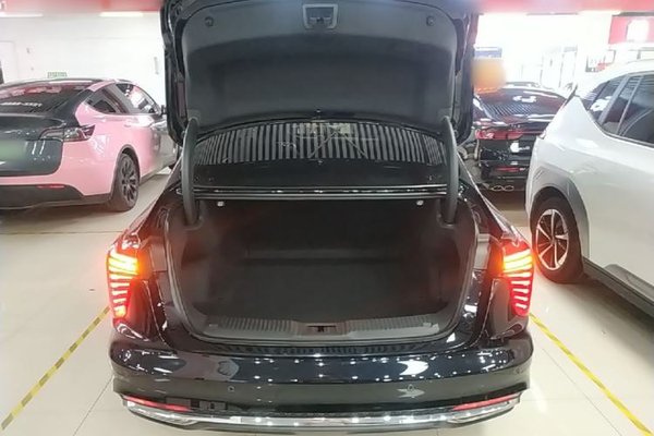 Hongqi H5 2023, 70300 км, за 14013 USD - фото 27