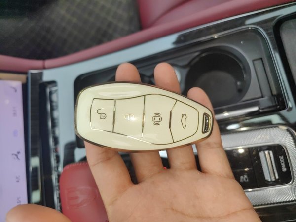 Hongqi H5 2023, 9500 км, за 15396 USD - фото 9