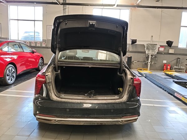 Hongqi H5 2024, 61300 км, за 13137 USD - фото 22