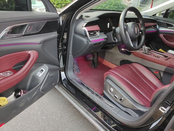 Hongqi H5 2024, 23600 км, за 15623 USD - фото 17