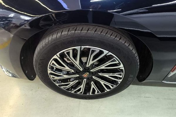 Hongqi H5 2024, 31500 км, за 15334 USD - фото 8