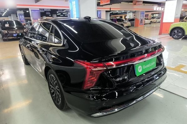 Hongqi H5 2024, 31500 км, за 15334 USD