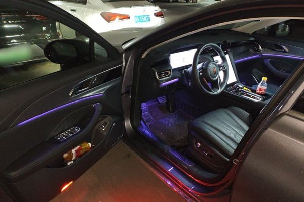 Hongqi H5 2024, 10600 км, за 16654 USD