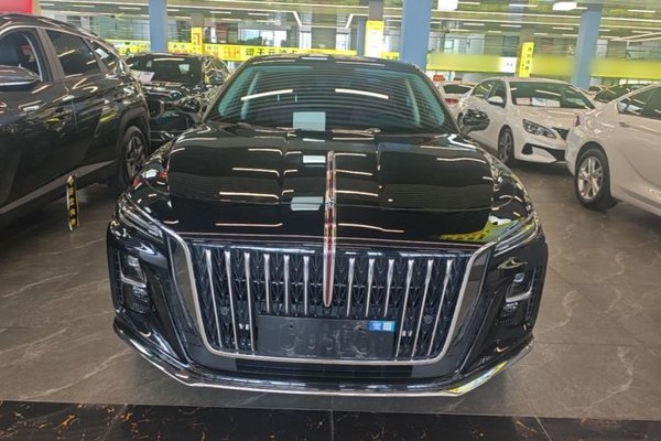 Hongqi H5 2025, 18200 км, за 16257 USD