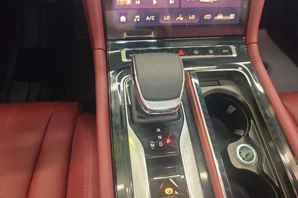 Hongqi H5 2025, 18200 км, за 16257 USD - фото 17