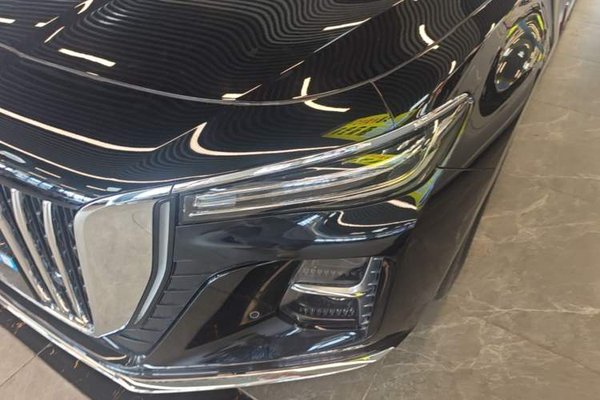 Hongqi H5 2025, 18200 км, за 16257 USD - фото 9