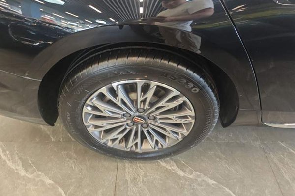 Hongqi H5 2025, 18200 км, за 16257 USD - фото 10