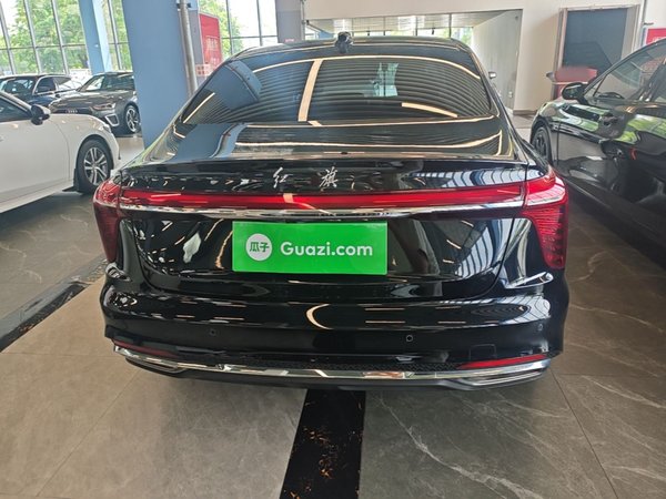 Hongqi H5 2025, 14800 км, за 19045 USD