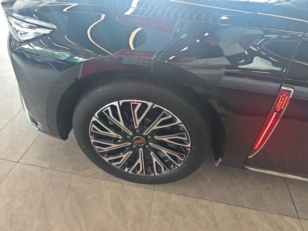 Hongqi H5 2025, 14800 км, за 19045 USD - фото 8