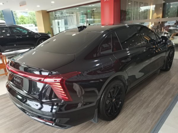 Hongqi H5 2025, 21500 км, за 17291 USD - фото 6