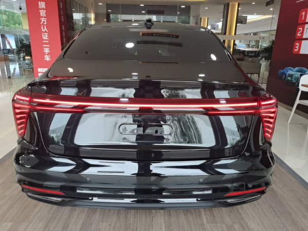 Hongqi H5 2025, 21500 км, за 17291 USD