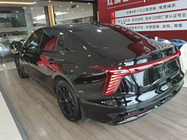 Hongqi H5 2025, 21500 км, за 17291 USD