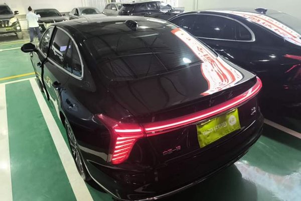 Hongqi H5 2025, 29700 км, за 17839 USD - фото 13