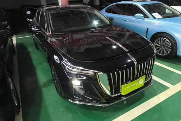 Hongqi H5 2025, 29700 км, за 17839 USD