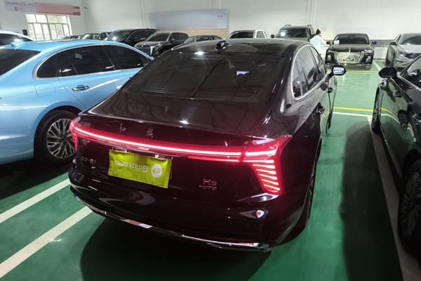 Hongqi H5 2025, 29700 км, за 17839 USD - фото 6