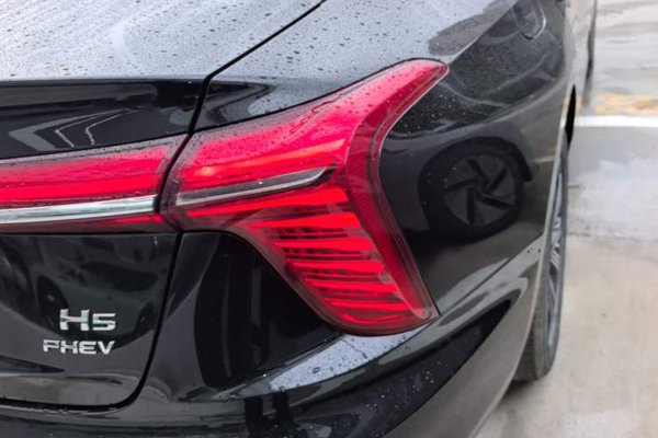 Hongqi H5 PHEV 2025, 1300 км, за 19404 USD - фото 7